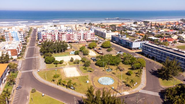 APARTAMENTO DIFERENCIADO NA PRAIA DE ATLÂNTIDA!!