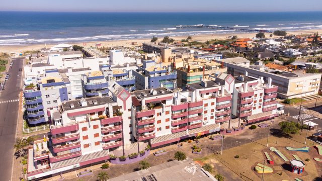 APARTAMENTO DIFERENCIADO NA PRAIA DE ATLÂNTIDA!!