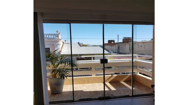 BELÍSSIMO APARTAMENTO À VENDA NO CENTRO DA CIDADE