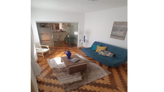 BELÍSSIMO APARTAMENTO À VENDA NO CENTRO DA CIDADE