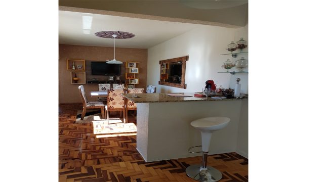 BELÍSSIMO APARTAMENTO À VENDA NO CENTRO DA CIDADE