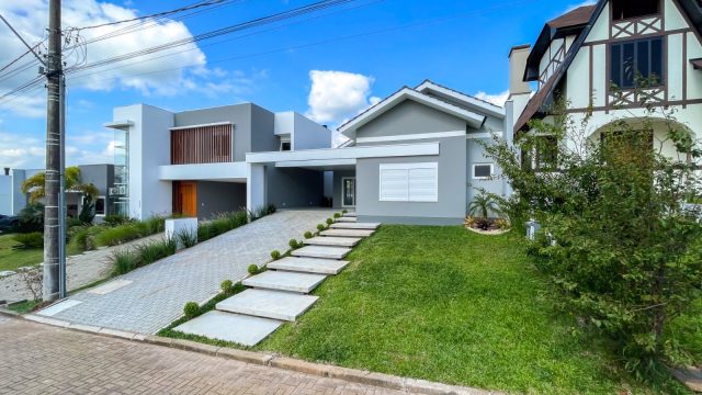 BELÍSSIMA CASA NO CONDOMÍNIO BELLE VILLE DISPONÍVEL PARA VENDA !!!